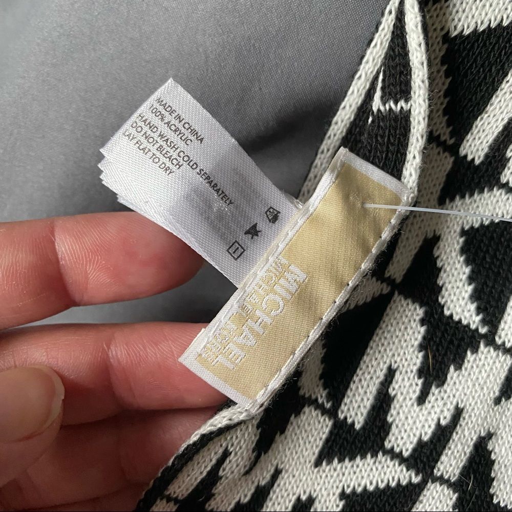 Michael Kors Black/white Scarf NWT - Picture 7 of 7